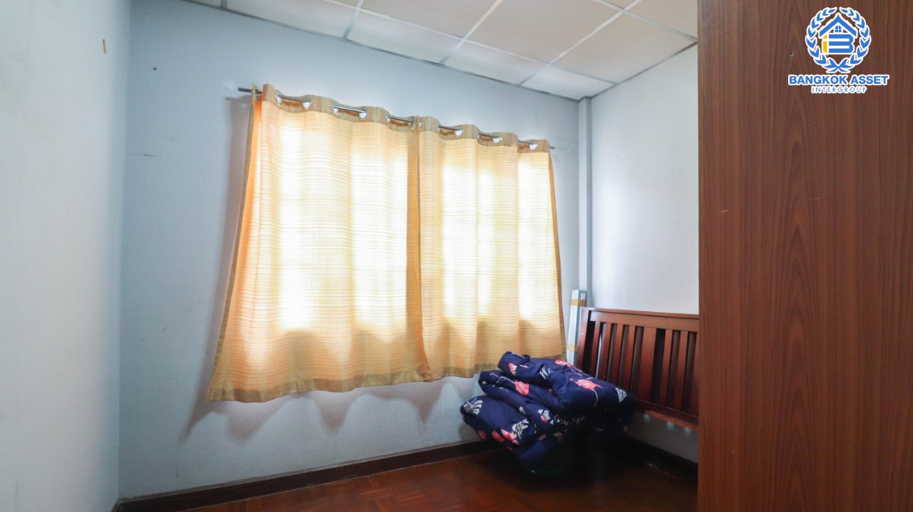 *****ทาวน์เฮ้าส์มือสอง นนทบุรี ม.มนวดีพาร์ค กาญจนาภิเษก เนื้อที่กว้าง 16 ตร.ว. ฟังก์ชัน 2 ห้องนอน 2 ห้องน้ำ 1 ที่จอดรถ ภายในสภาพสวย มาพร้อมราคาสุดคุ้ม! บนทำเลเดินทางสะดวก เชื่อมต่อถนนกาญจนาภิเษก ถนนรัตนาธิเบศร์ ใกล้รถไฟฟ้าสายสีม่วง "สถานีคลองบางไผ่" และใกล้จุดขึ้นทางด่วน "กาญจนาภิเษก" จองเลย!